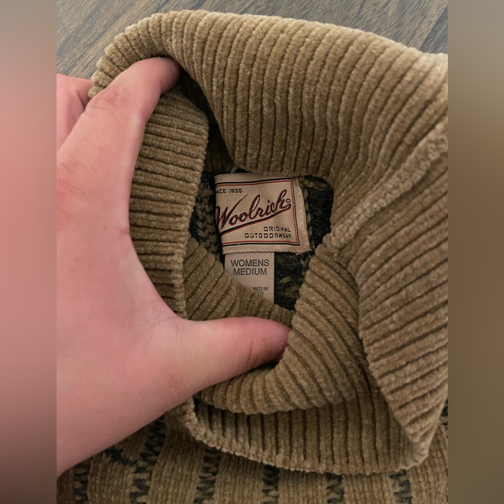 Women’s Vintage Woolrich turtle neck sweater size Medium